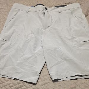 32 Degrees Men's Cargo Shorts in Light Gray